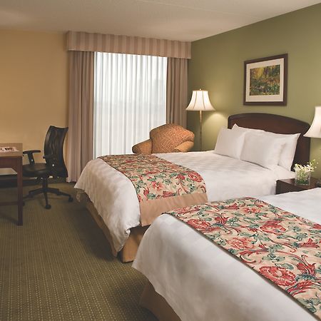 Hotel Carlingview Toronto Airport Миссиссага Номер фото