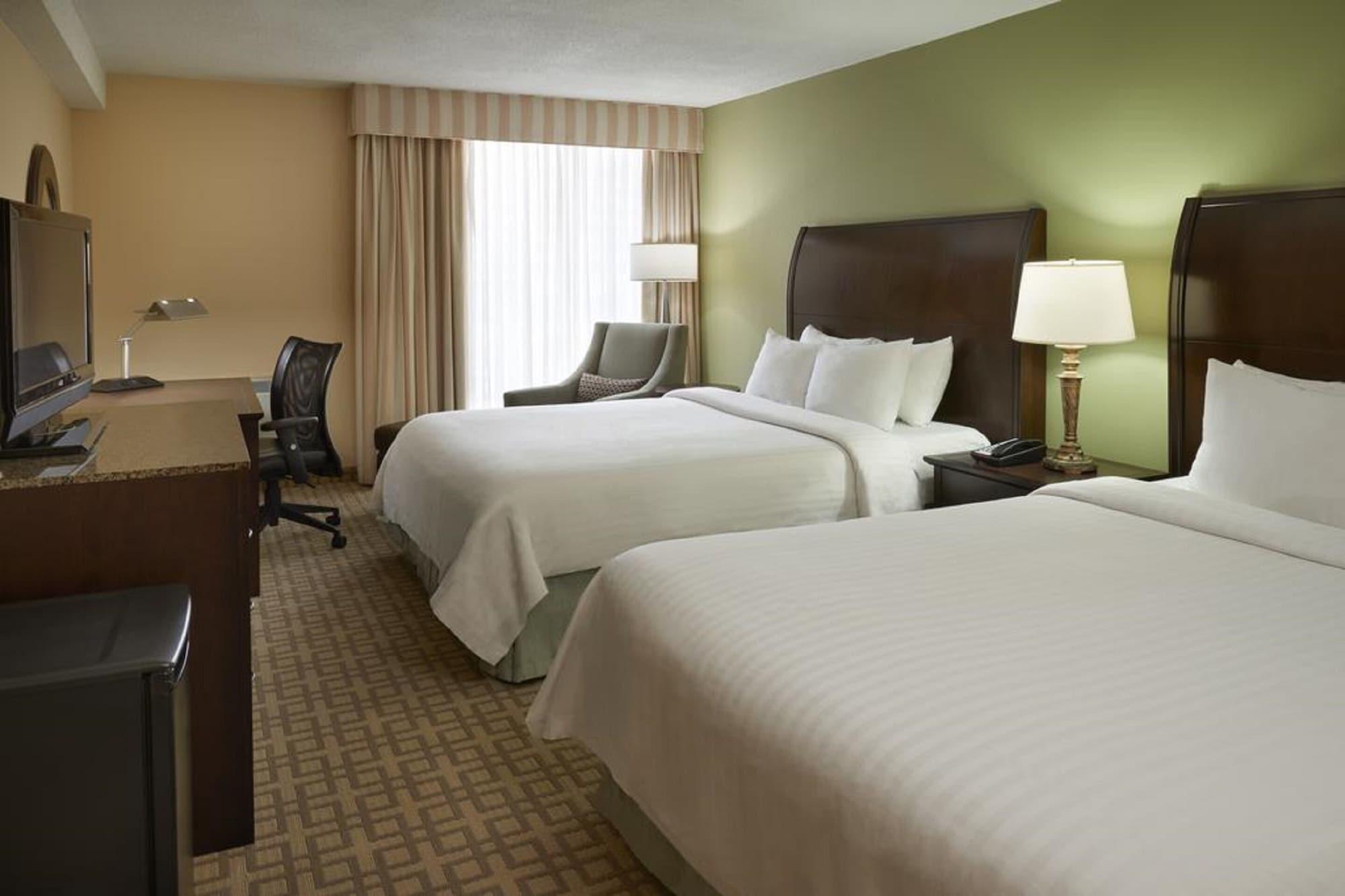 Hotel Carlingview Toronto Airport Миссиссага Экстерьер фото