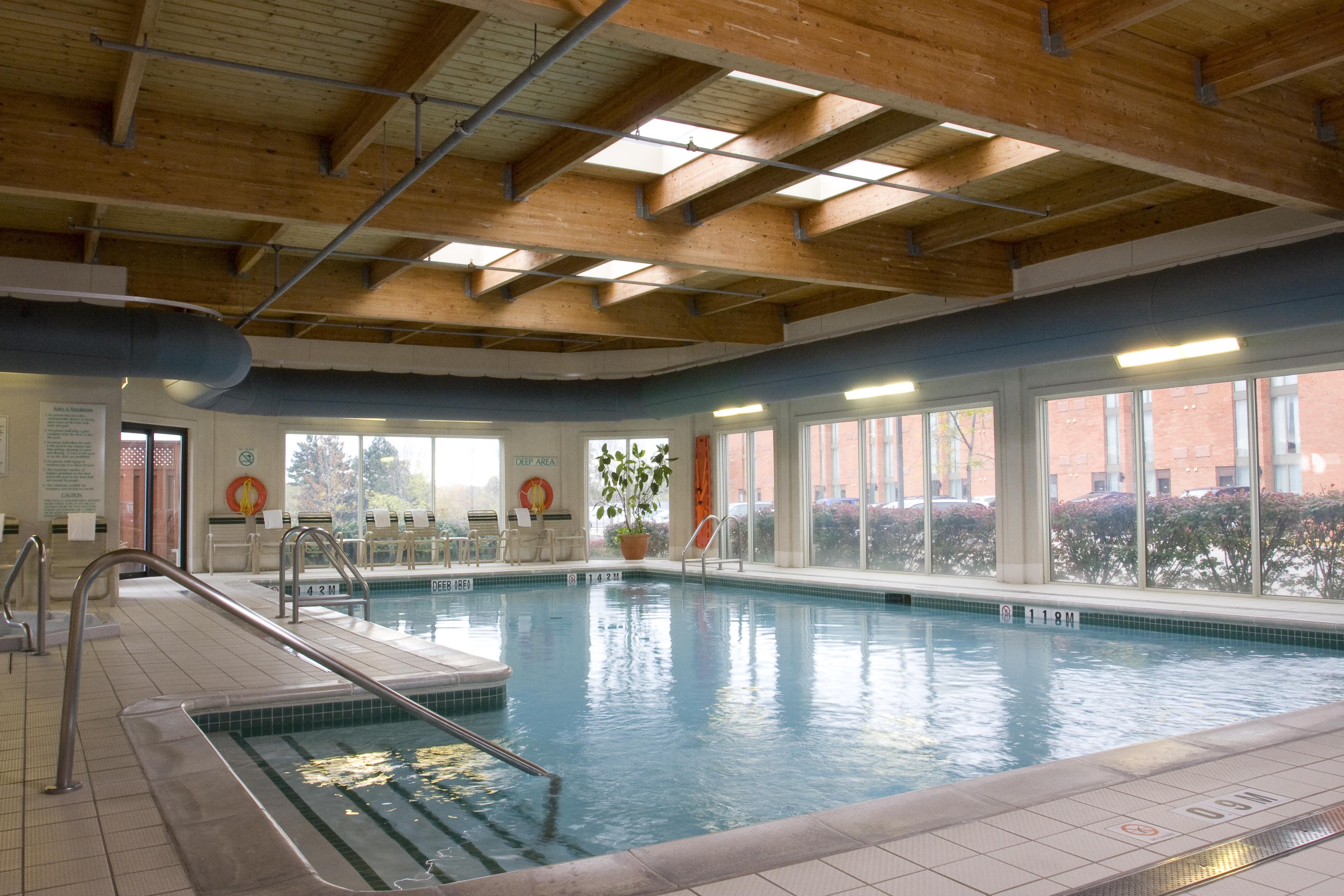 Hotel Carlingview Toronto Airport Миссиссага Экстерьер фото