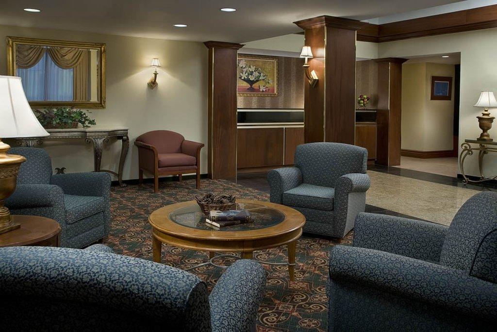 Hotel Carlingview Toronto Airport Миссиссага Экстерьер фото