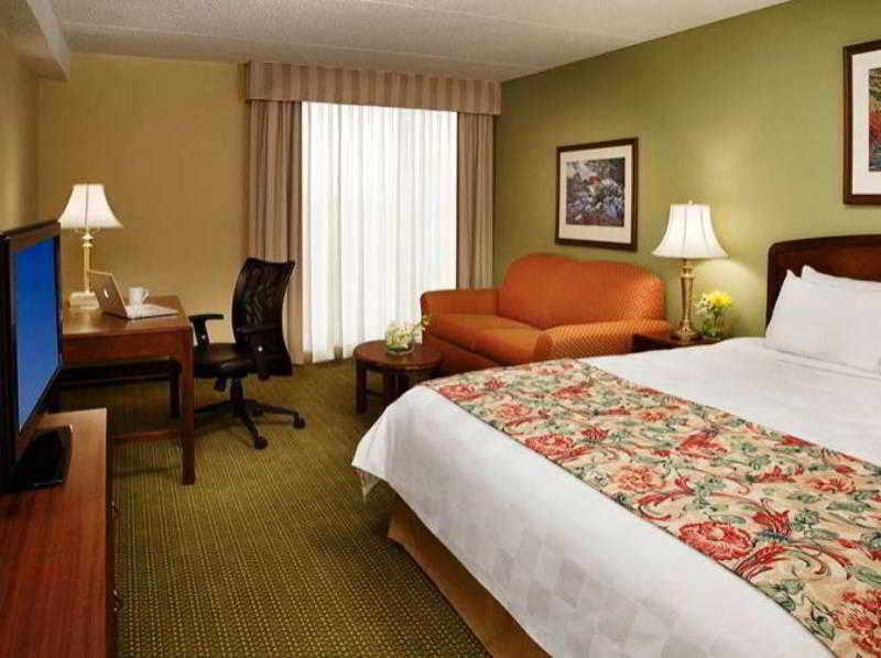 Hotel Carlingview Toronto Airport Миссиссага Экстерьер фото