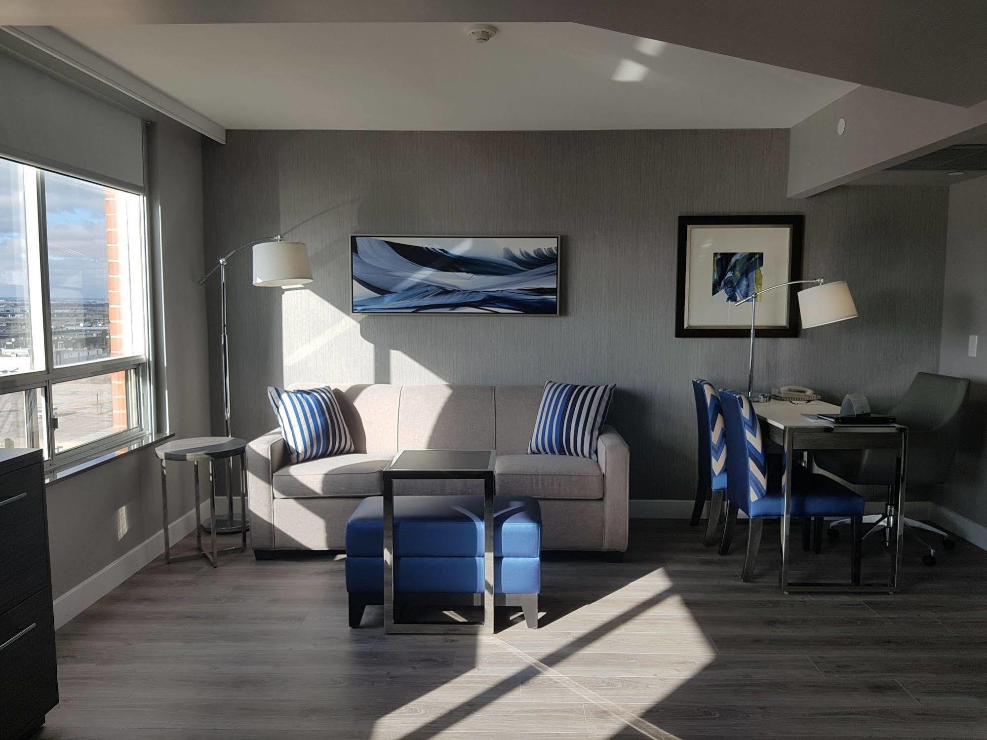 Hotel Carlingview Toronto Airport Миссиссага Экстерьер фото